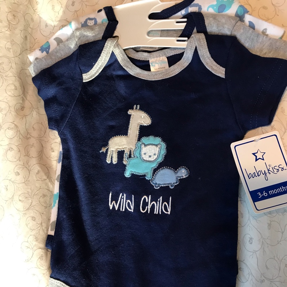 3 pack infant bodysuit 3-6 months BNWT